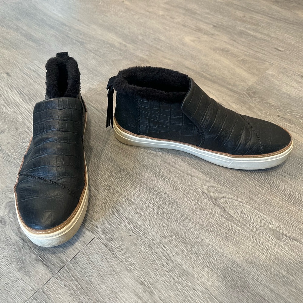 Women’s TOMS Bootie Sneakers-Size 10